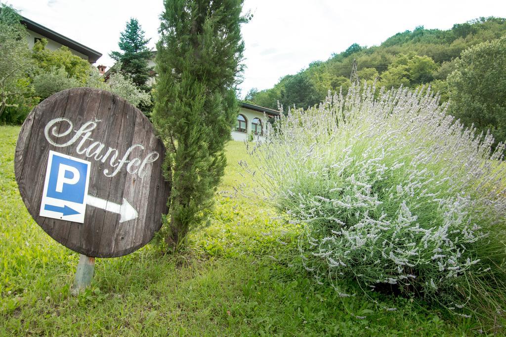 Podsabotin Turisticna Kmetija Stanfelヴィラ エクステリア 写真